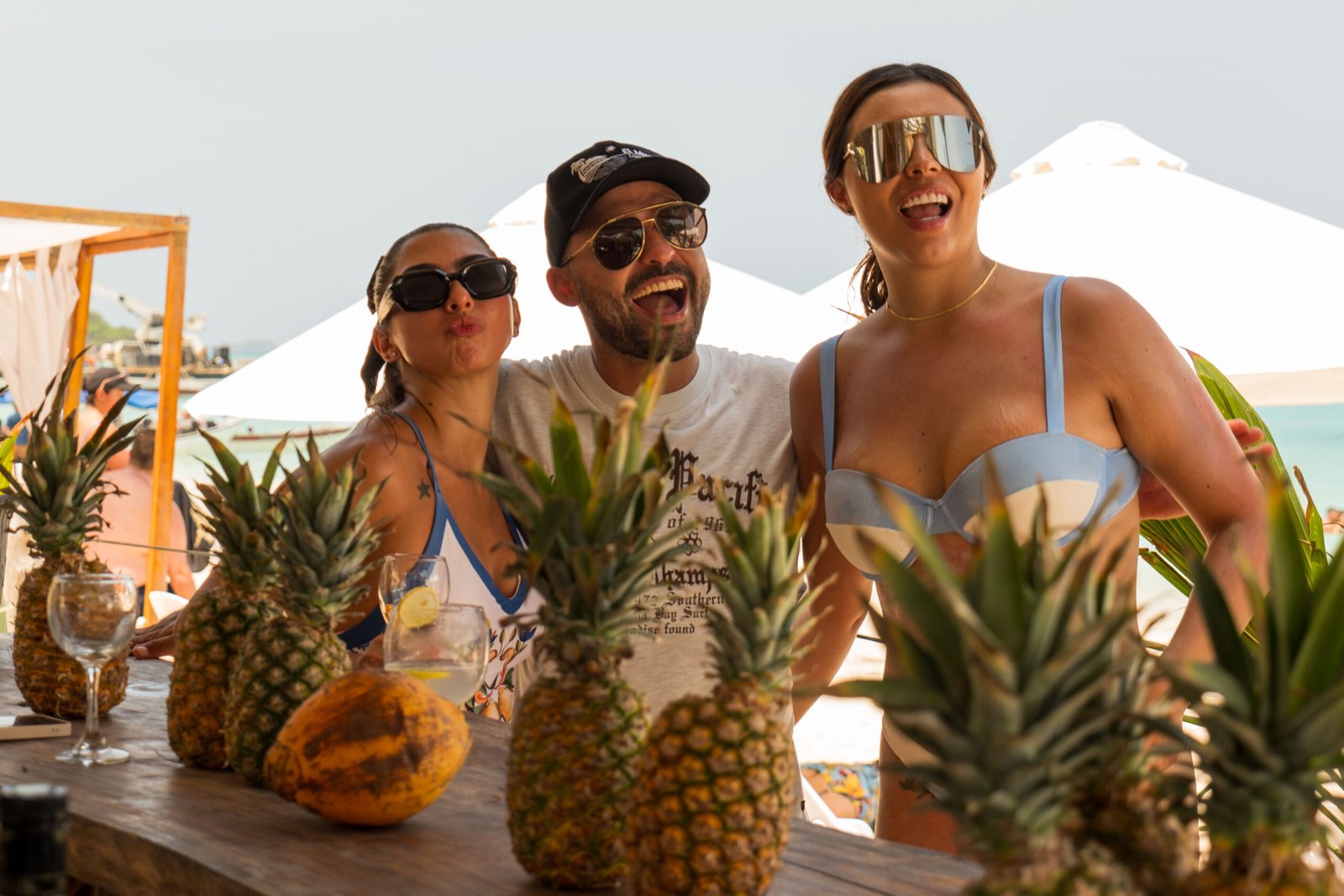 Rocha Beach Club- Caribe Colombiano - Hospedaje bar y más 3